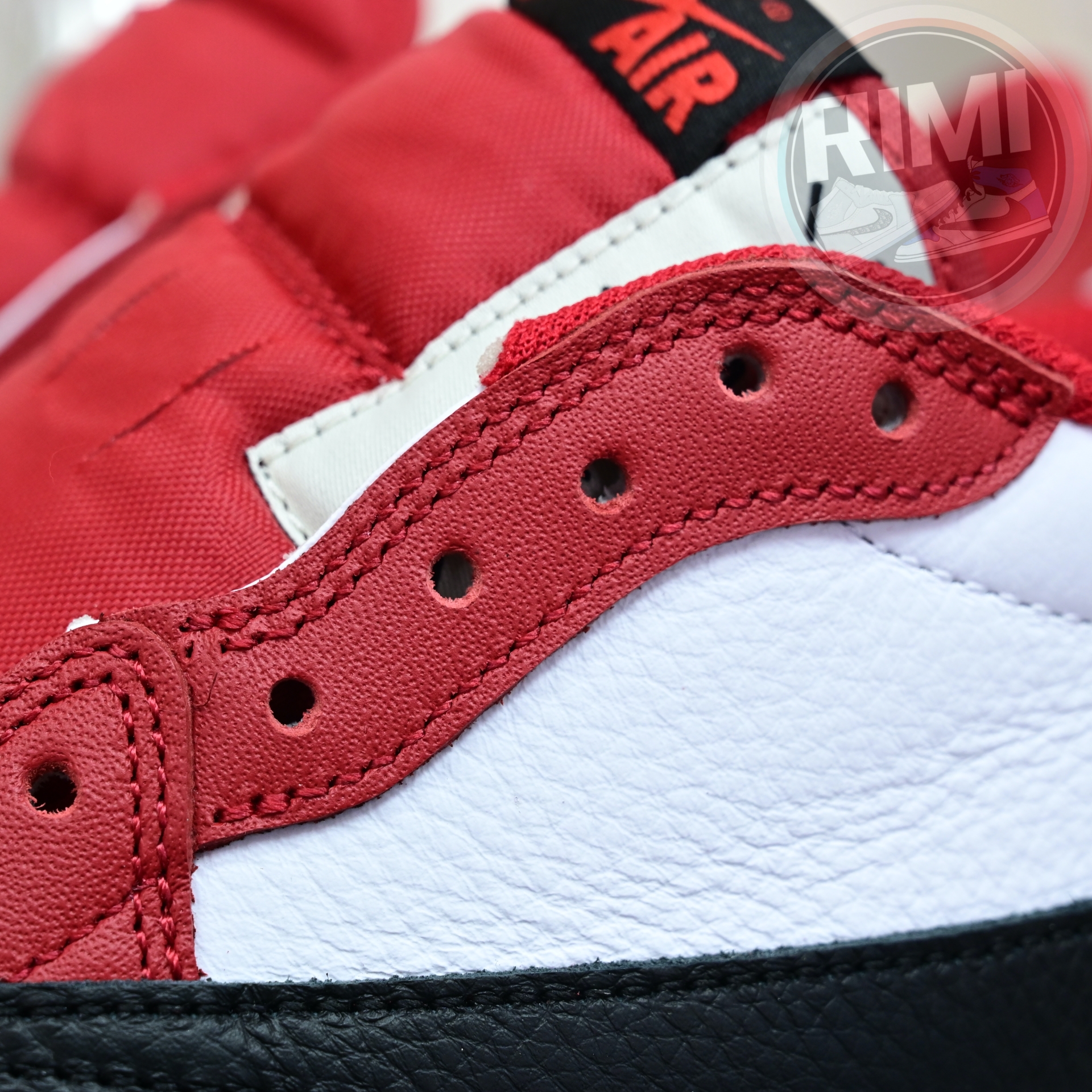 Travis Scott  x  Air Jordan 1   Low “Chicago”  DM7866-101