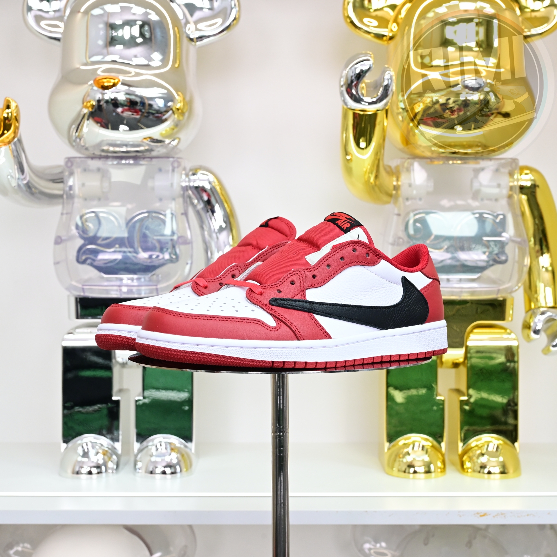 Travis Scott  x  Air Jordan 1   Low “Chicago”  DM7866-101