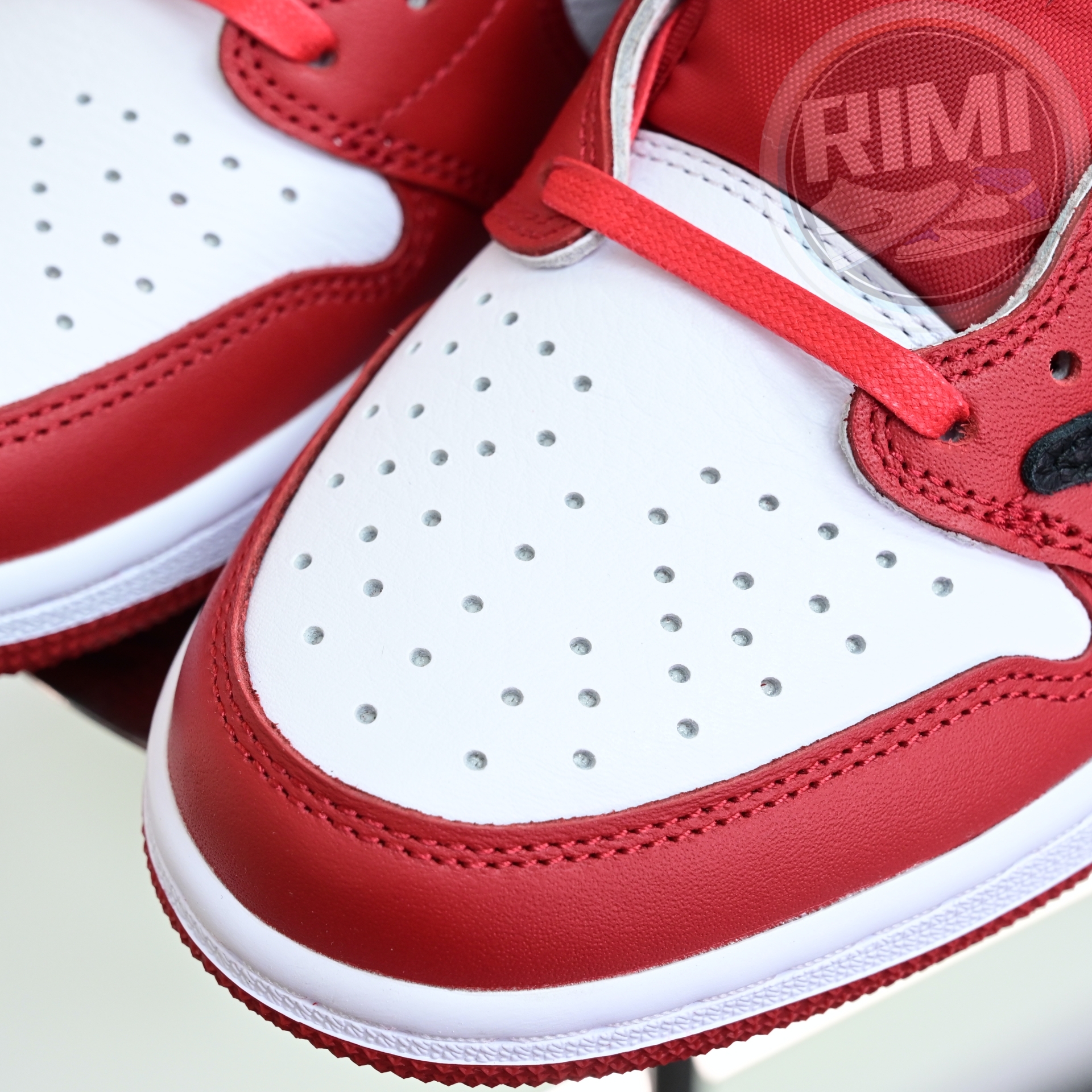 Travis Scott  x  Air Jordan 1   Low “Chicago”  DM7866-101