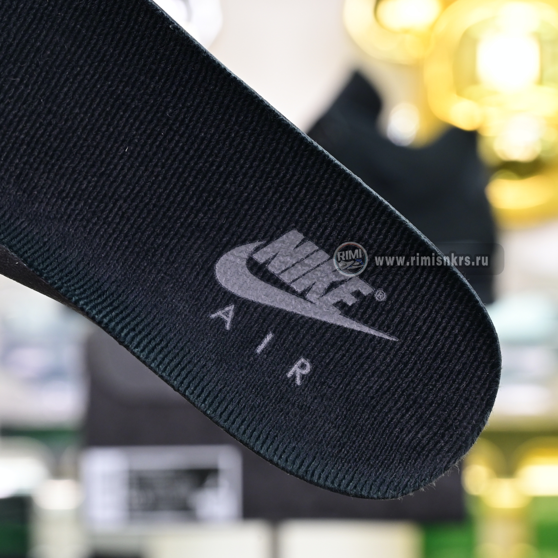 AIR JORDAN 4 RETRO 'BLACK CAT' 2025  FV5029-010