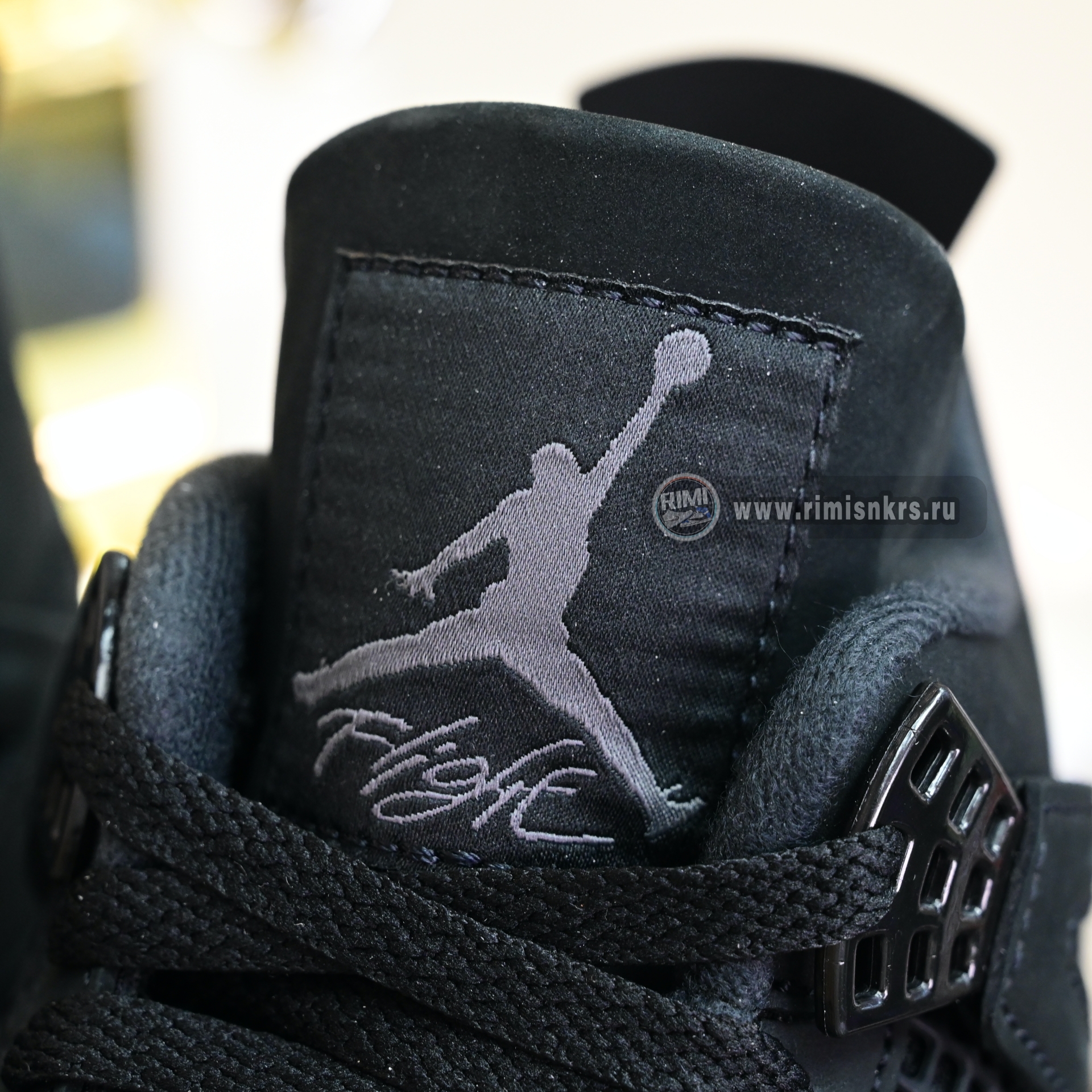 AIR JORDAN 4 RETRO 'BLACK CAT' 2025  FV5029-010