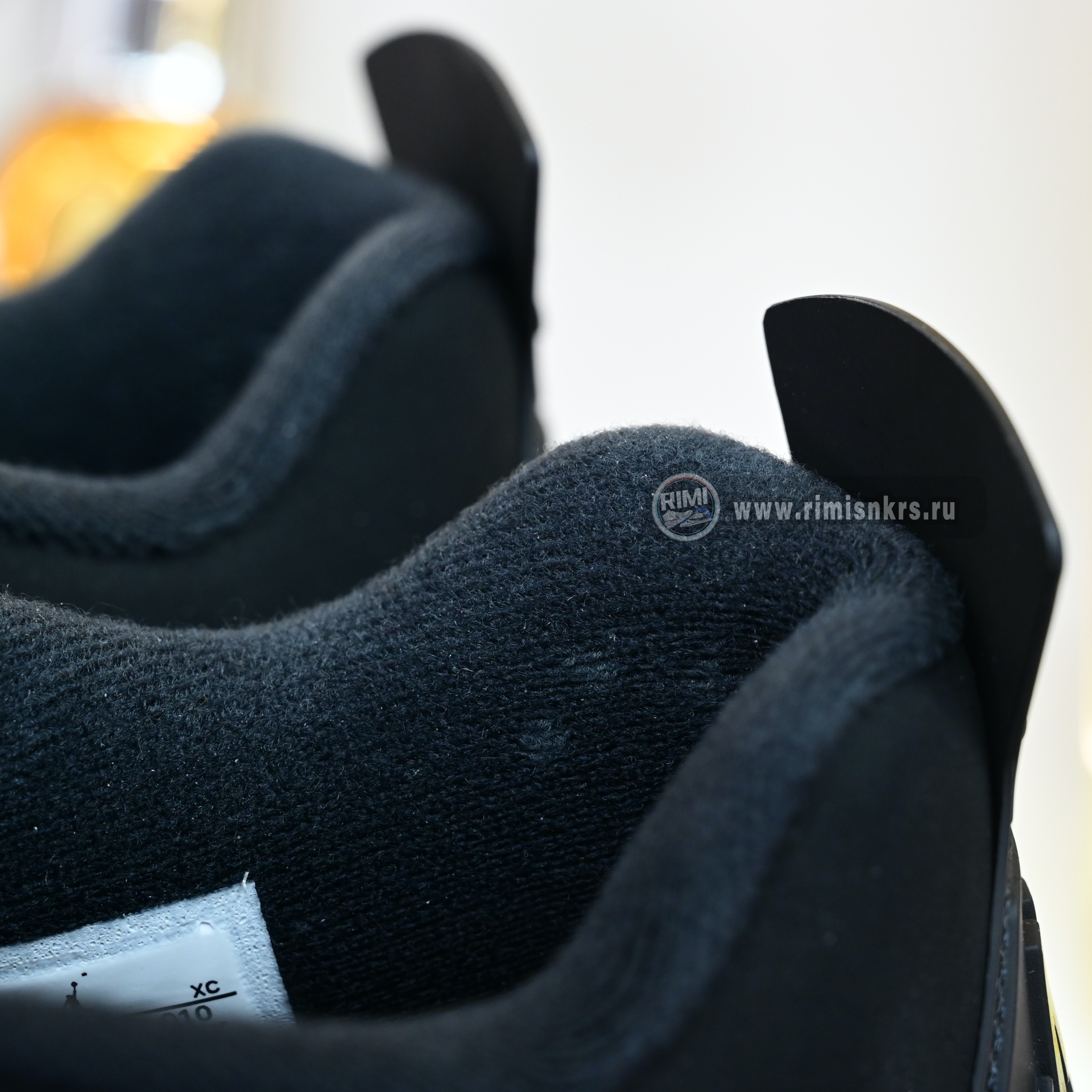 AIR JORDAN 4 RETRO 'BLACK CAT' 2025  FV5029-010