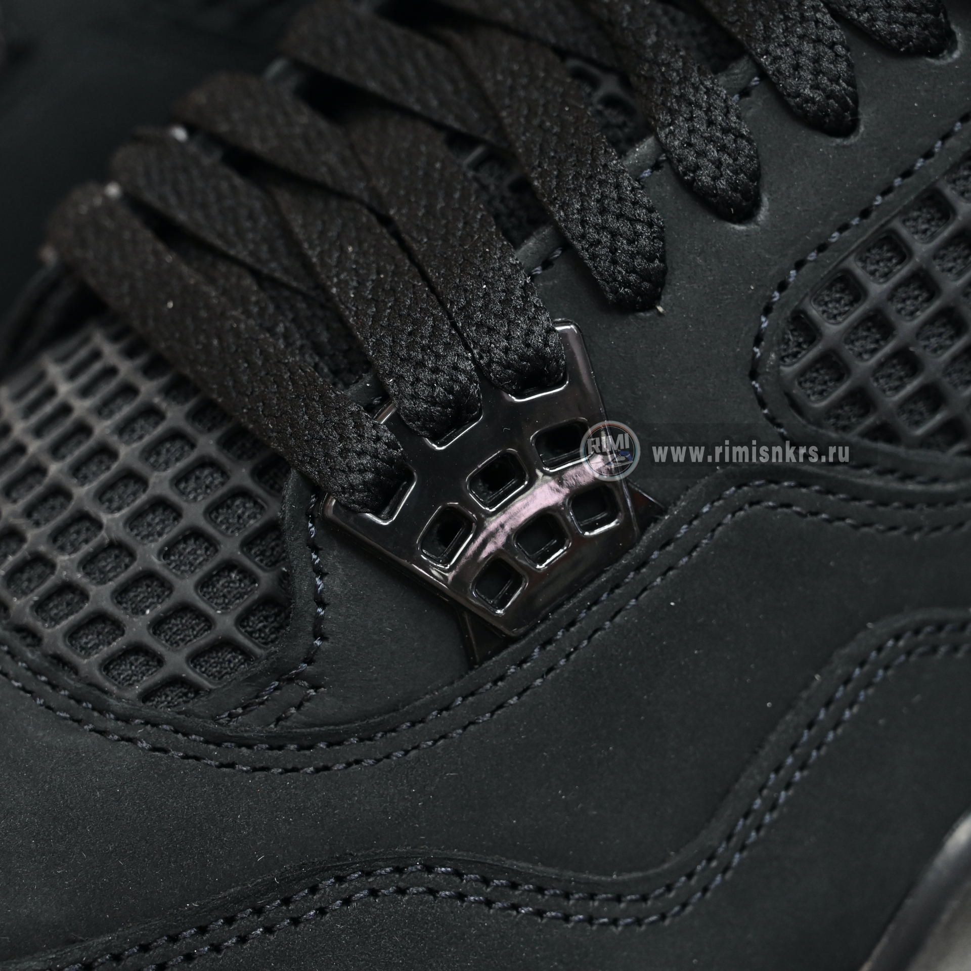 AIR JORDAN 4 RETRO 'BLACK CAT' 2025  FV5029-010