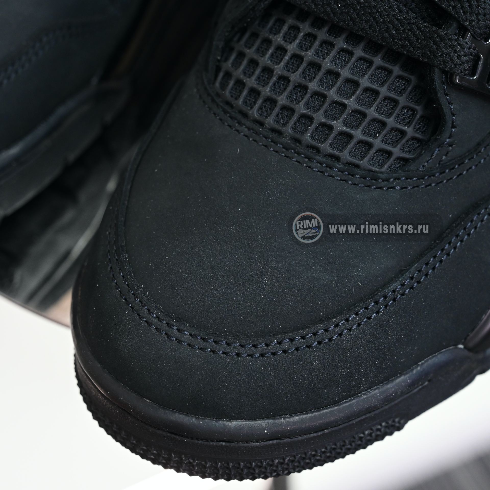 AIR JORDAN 4 RETRO 'BLACK CAT' 2025  FV5029-010