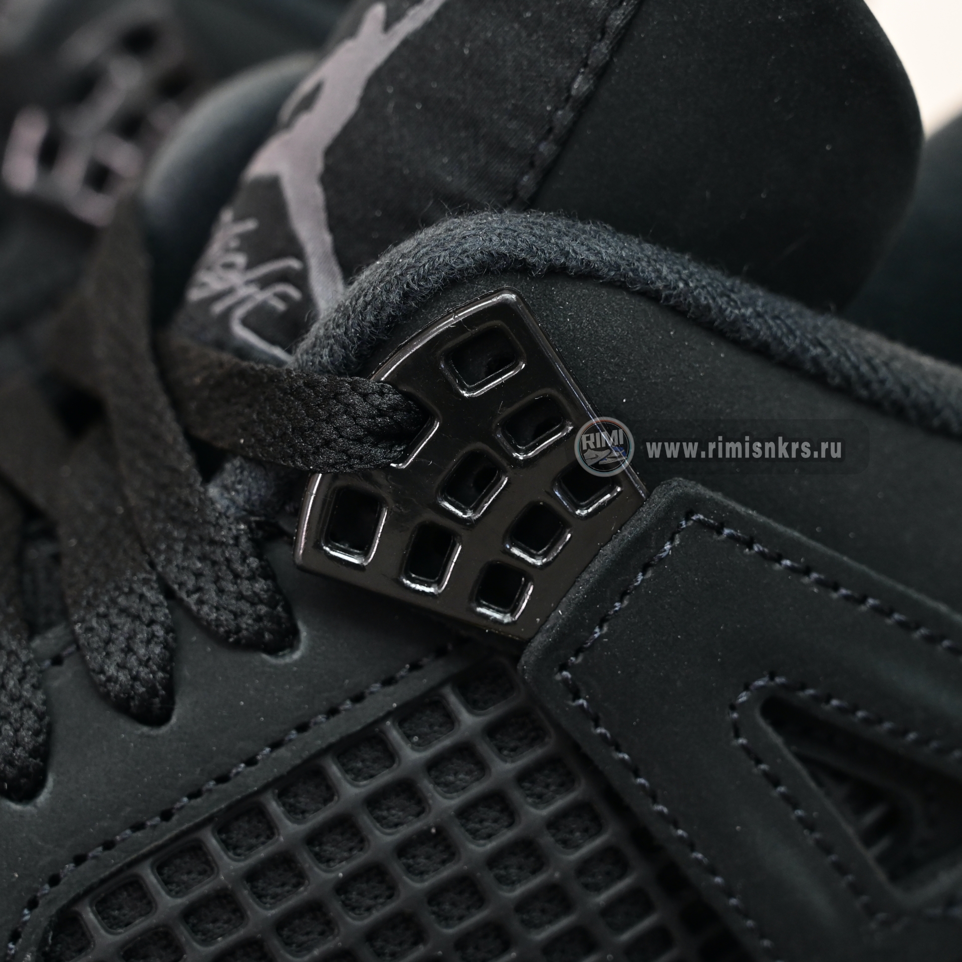 AIR JORDAN 4 RETRO 'BLACK CAT' 2025  FV5029-010