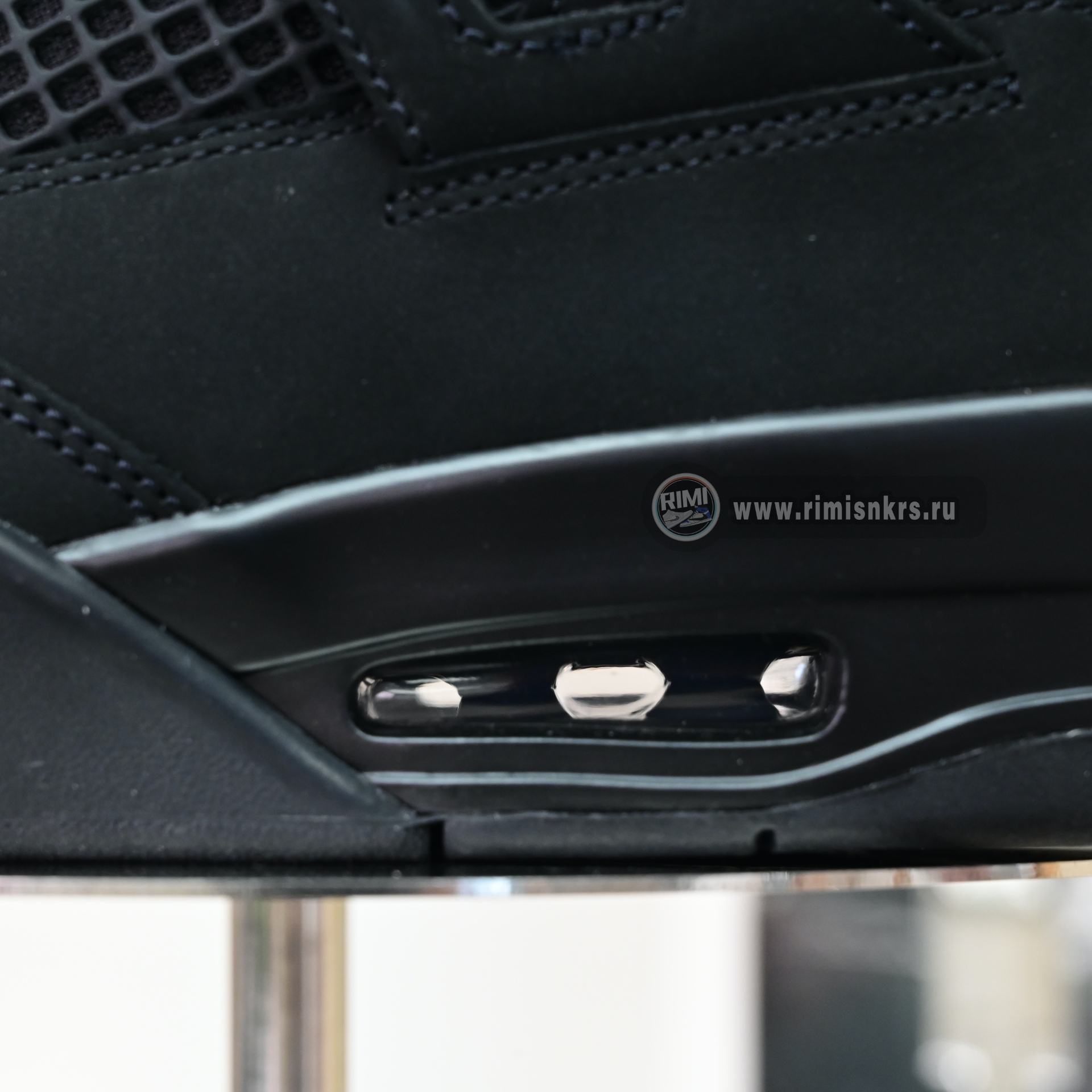 AIR JORDAN 4 RETRO 'BLACK CAT' 2025  FV5029-010
