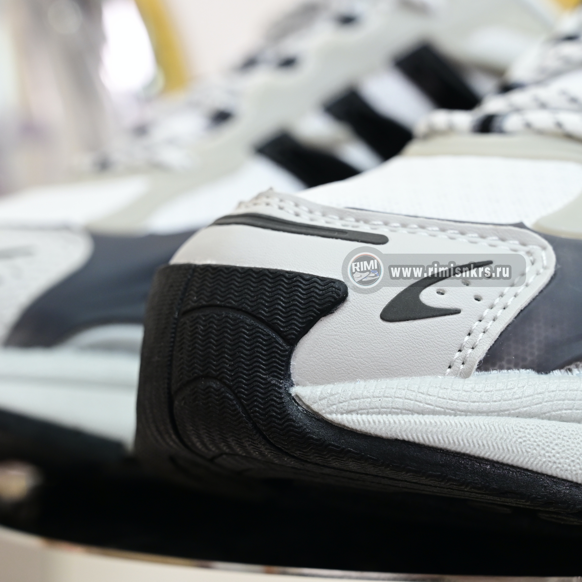 Pharrell x adidas Adistar Jellyfish  JP9262