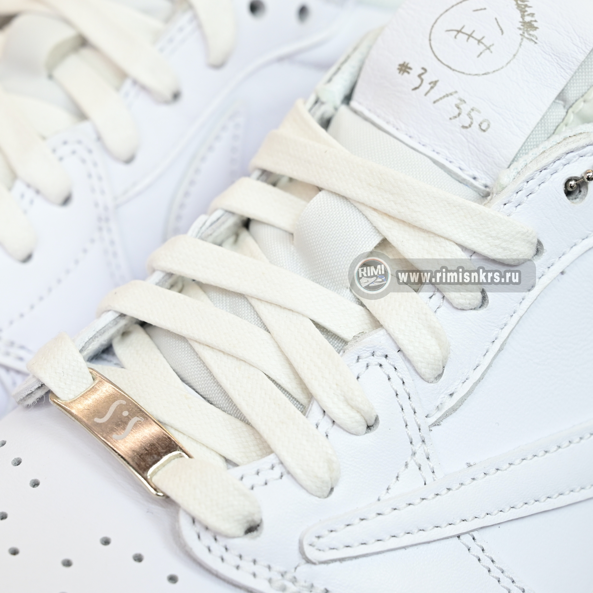 Travis Scott  x Air Jordan 1 TD1228-111 AJ1