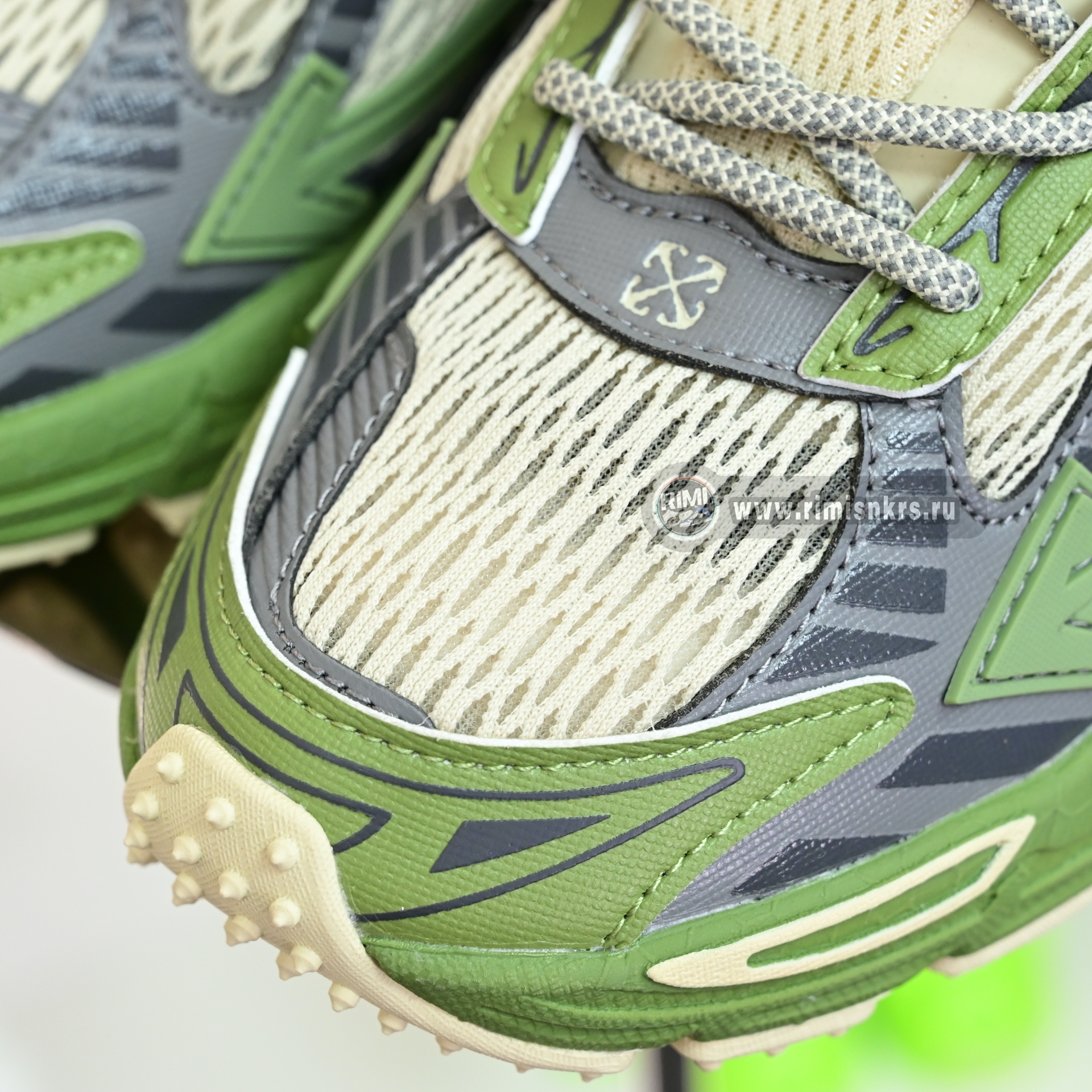 OFF-WHITE BE RIGHT BACK