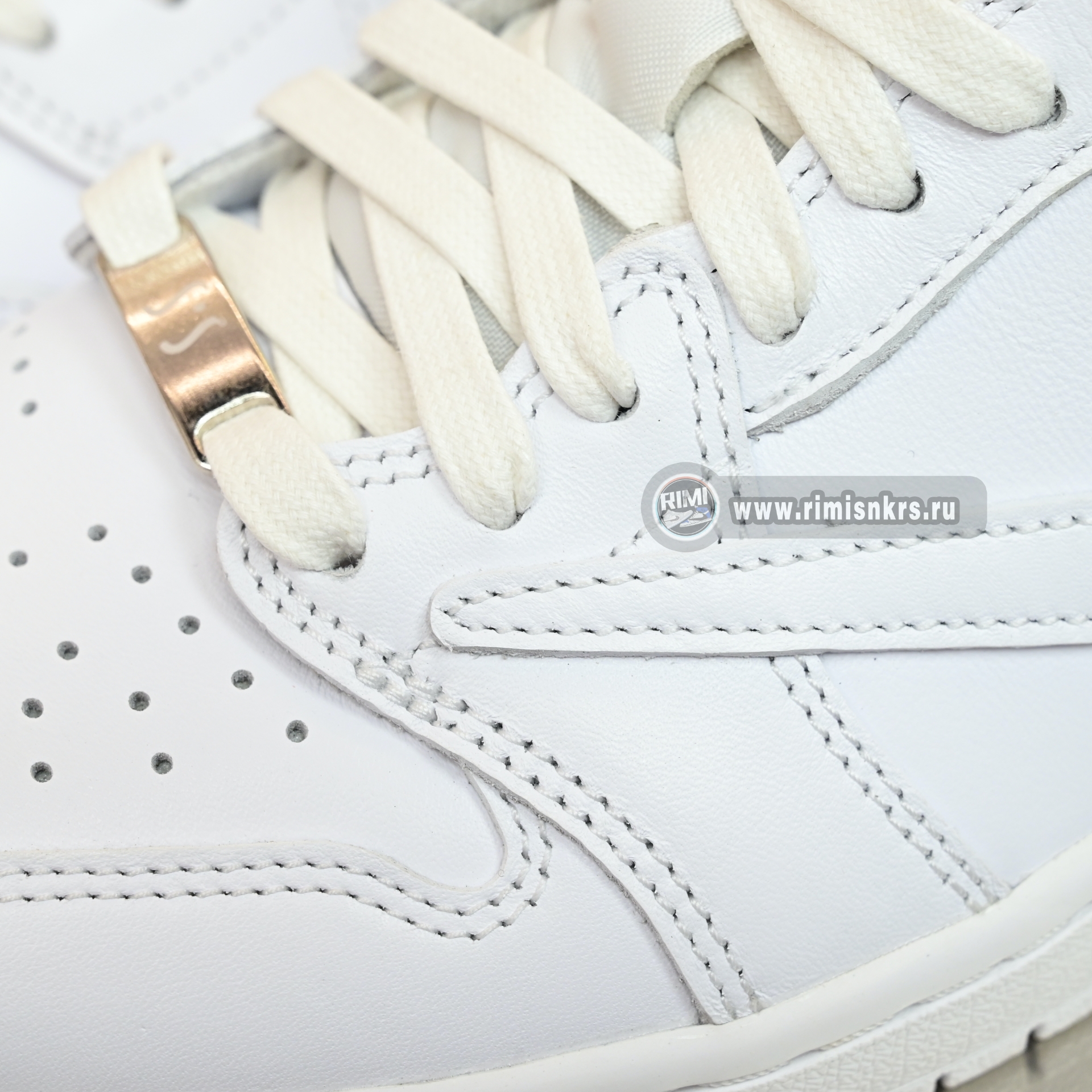 Travis Scott  x Air Jordan 1 TD1228-111 AJ1