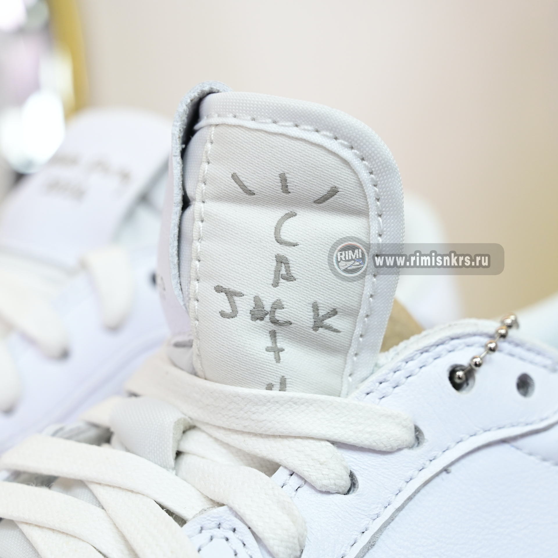 Travis Scott  x Air Jordan 1 TD1228-111 AJ1