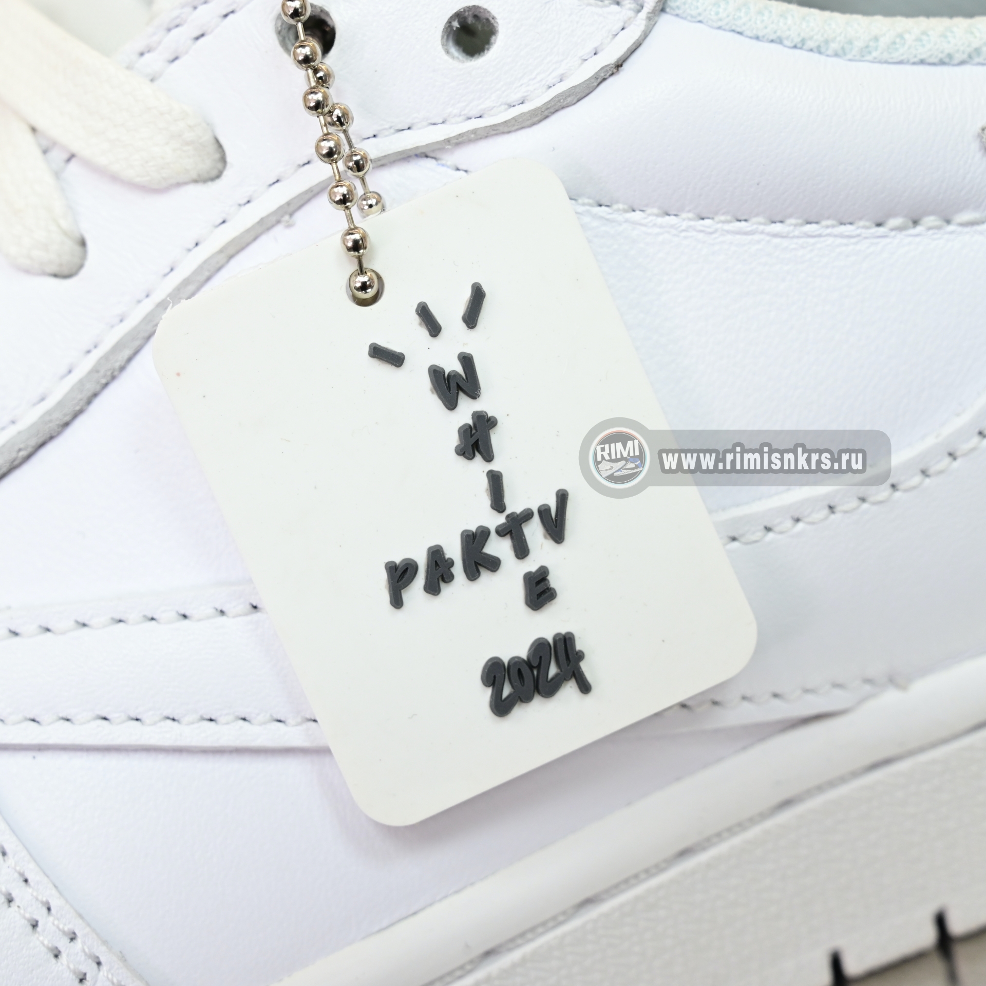 Travis Scott  x Air Jordan 1 TD1228-111 AJ1
