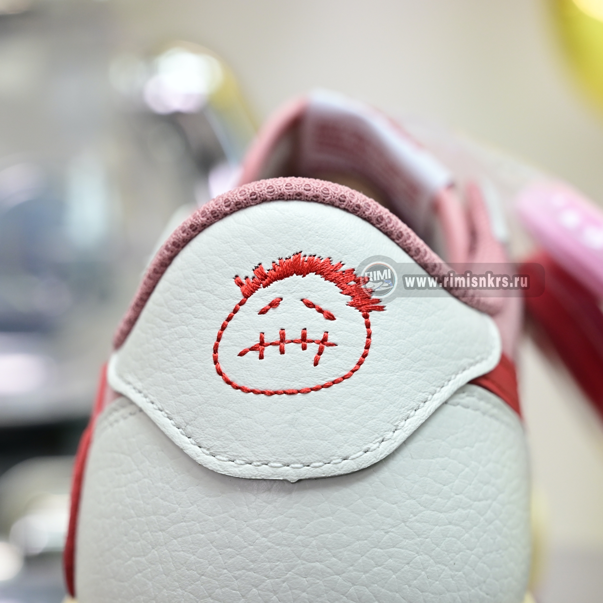 Travis Scott x Jordan 1 Retro Low Sail Shy Pink  DM7866-100