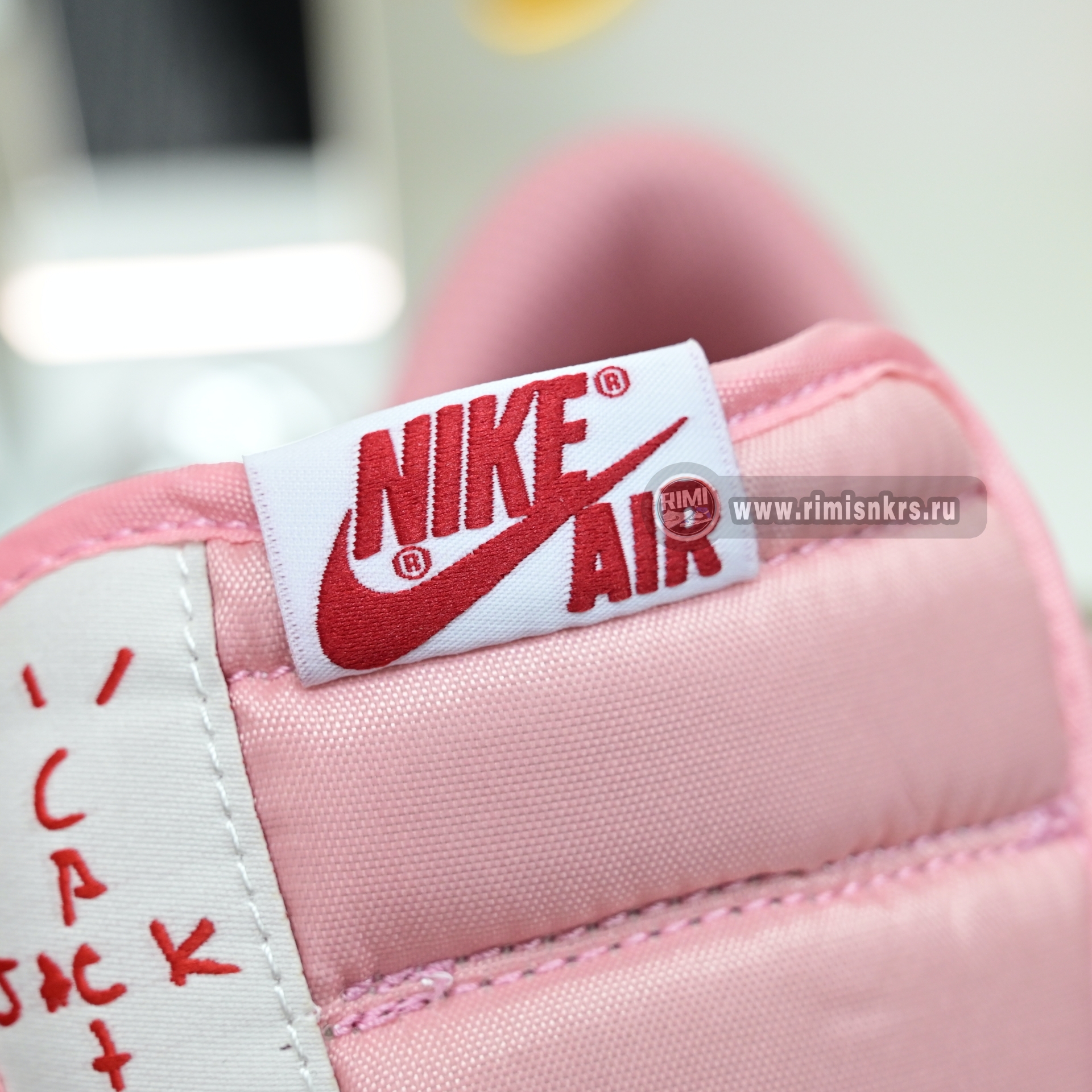 Travis Scott x Jordan 1 Retro Low Sail Shy Pink  DM7866-100