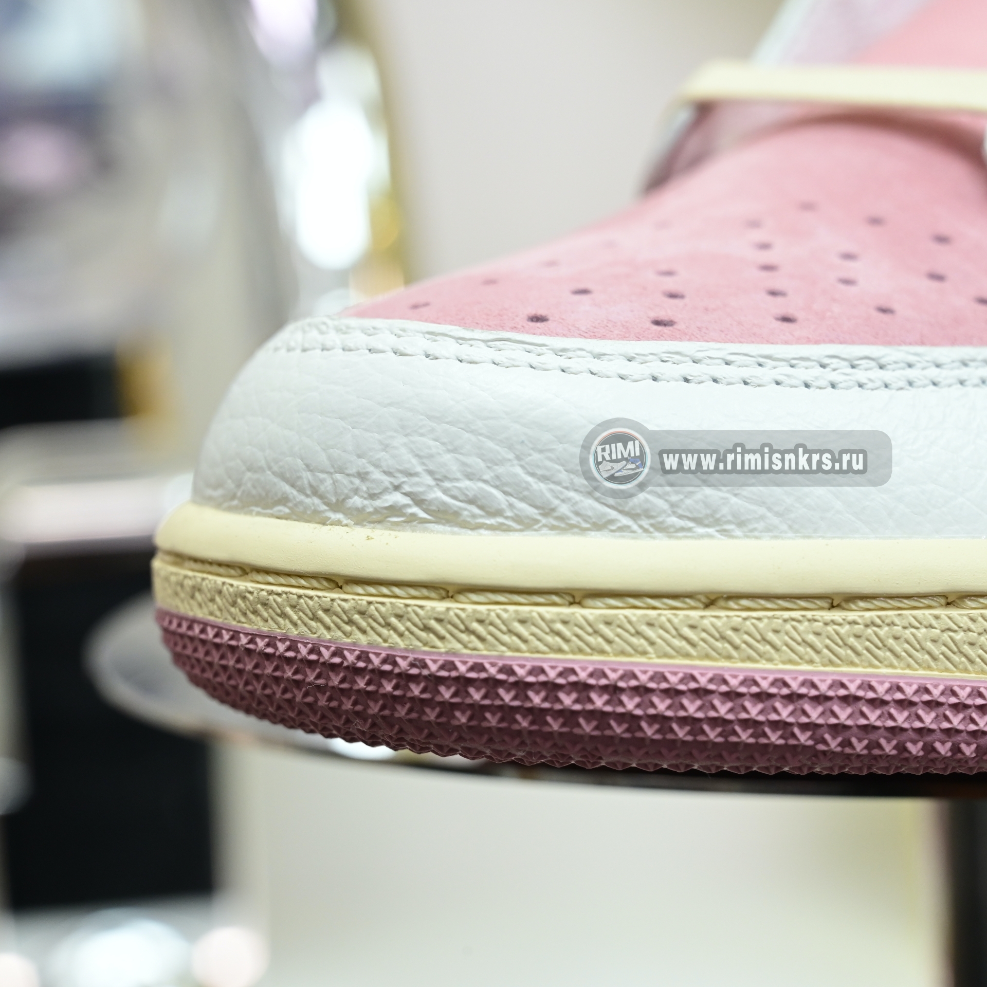 Travis Scott x Jordan 1 Retro Low Sail Shy Pink  DM7866-100