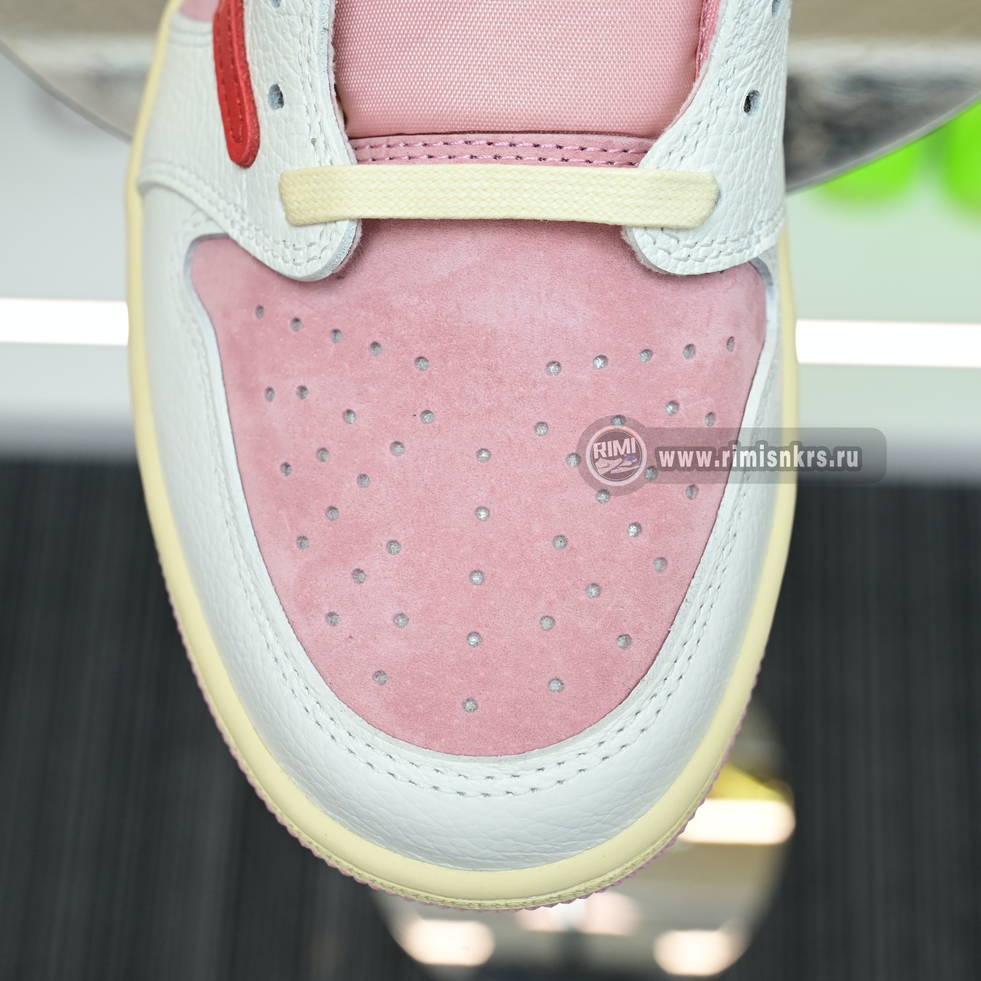 Travis Scott x Jordan 1 Retro Low Sail Shy Pink  DM7866-100