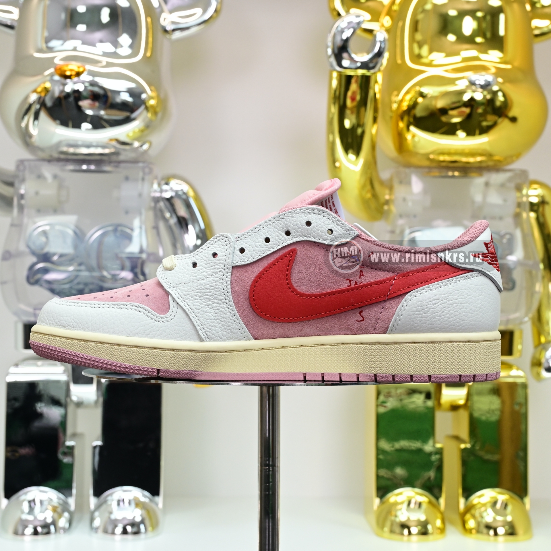 Travis Scott x Jordan 1 Retro Low Sail Shy Pink  DM7866-100