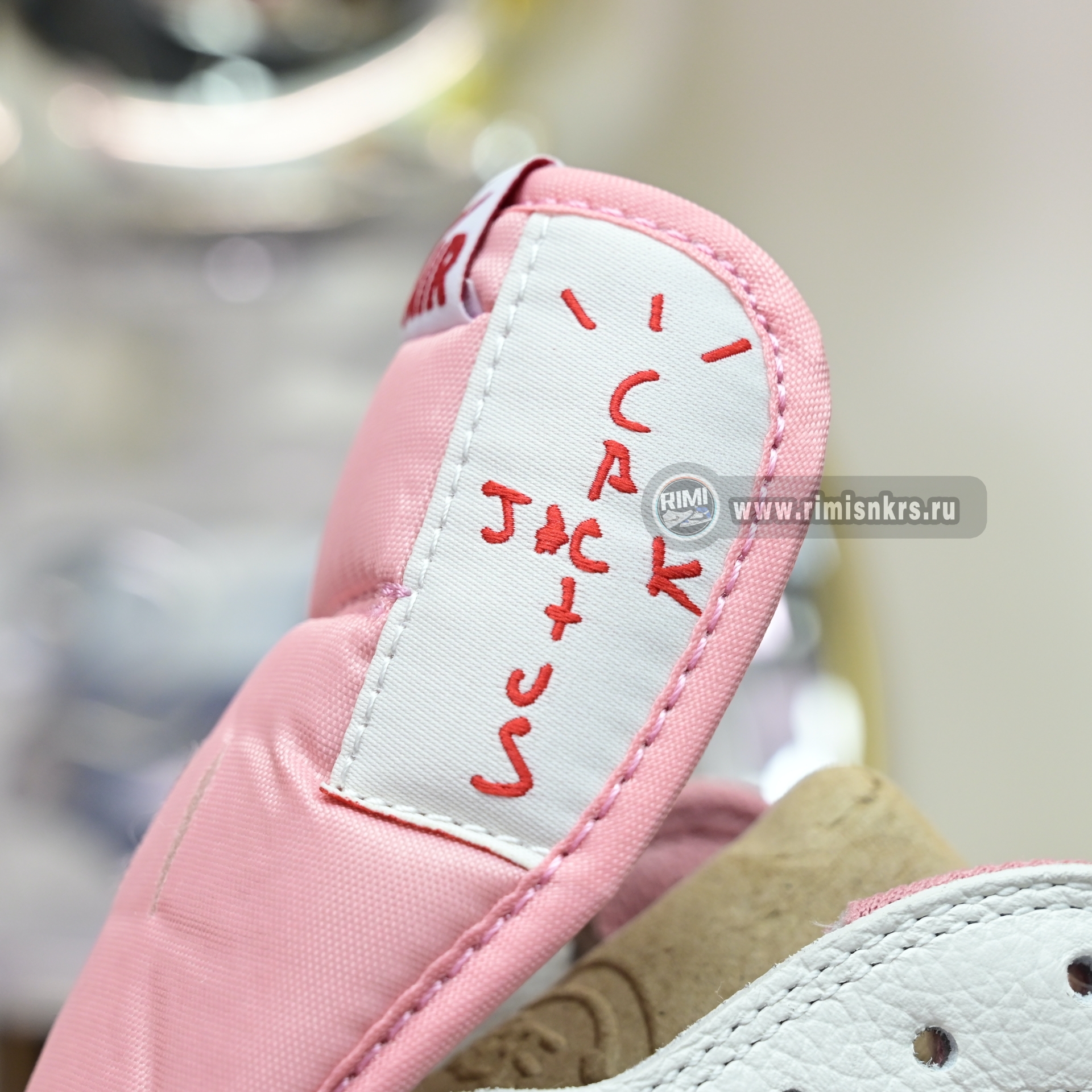 Travis Scott x Jordan 1 Retro Low Sail Shy Pink  DM7866-100