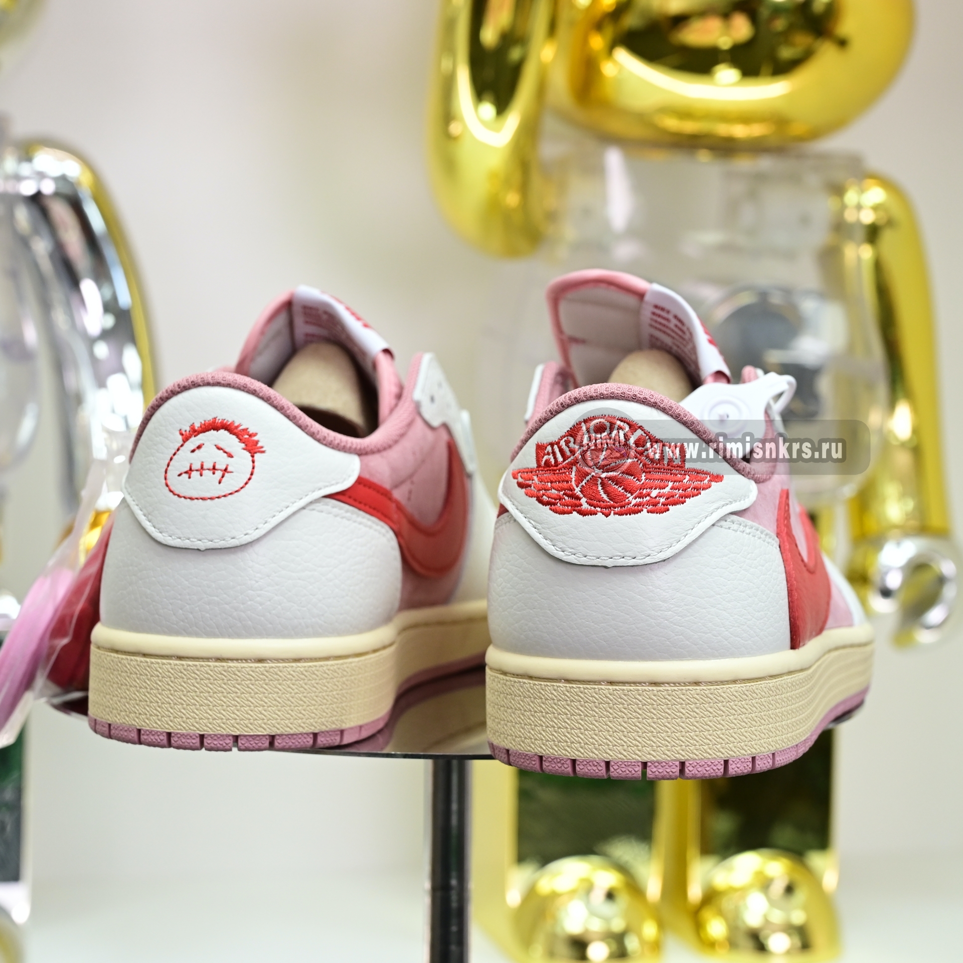 Travis Scott x Jordan 1 Retro Low Sail Shy Pink  DM7866-100