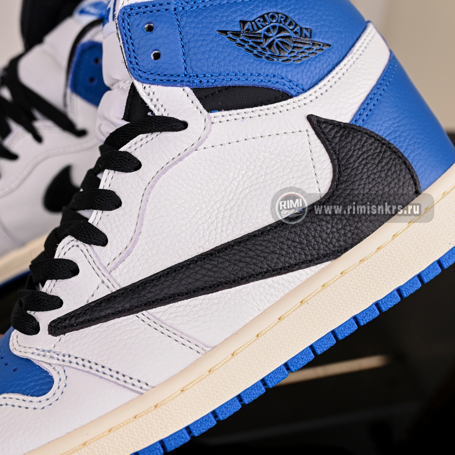 FRAGMENT DESIGN X TRAVIS SCOTT X AIR JORDAN 1 RETRO HIGH DH3277-105