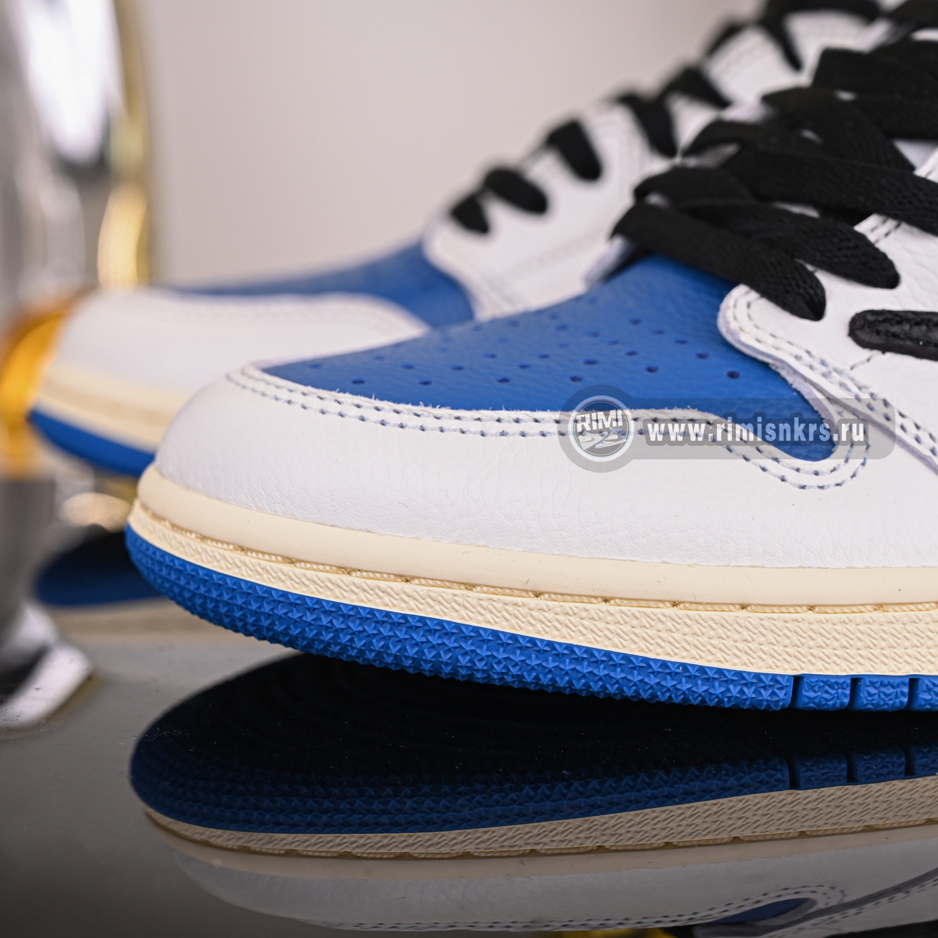 FRAGMENT DESIGN X TRAVIS SCOTT X AIR JORDAN 1 RETRO HIGH DH3277-105