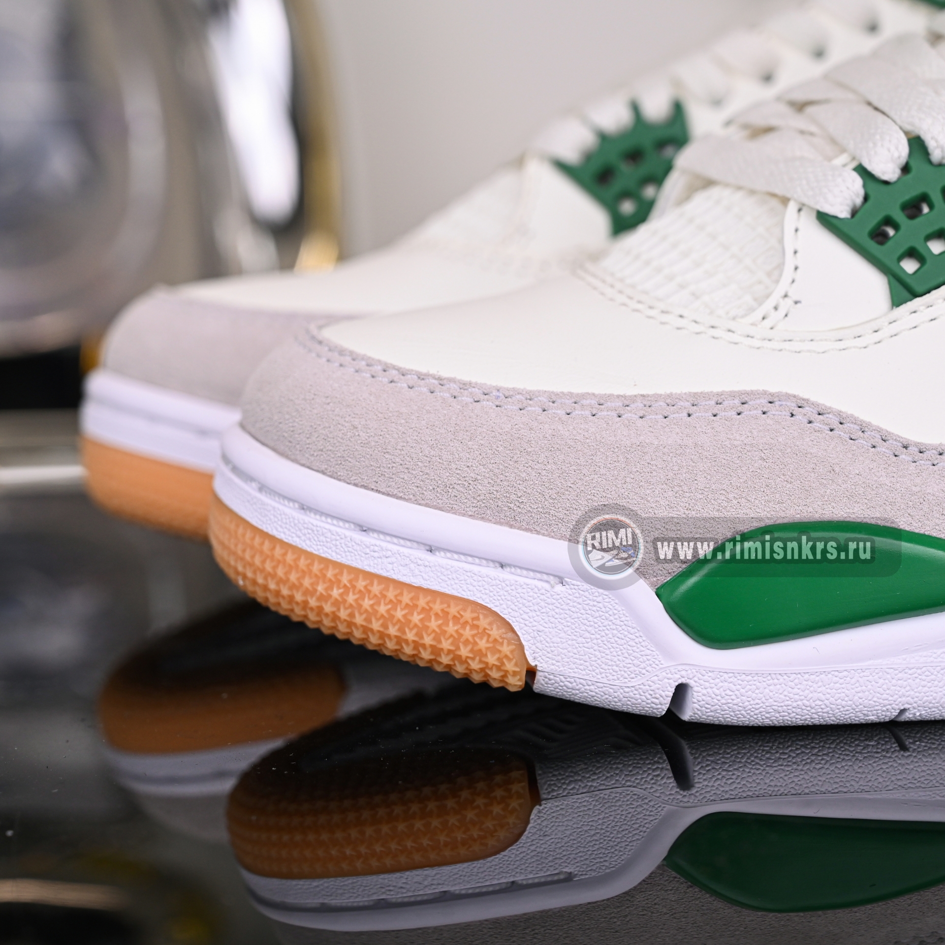 NIKE SB X AIR JORDAN 4 RETRO 'PINE GREEN' DR5415-103