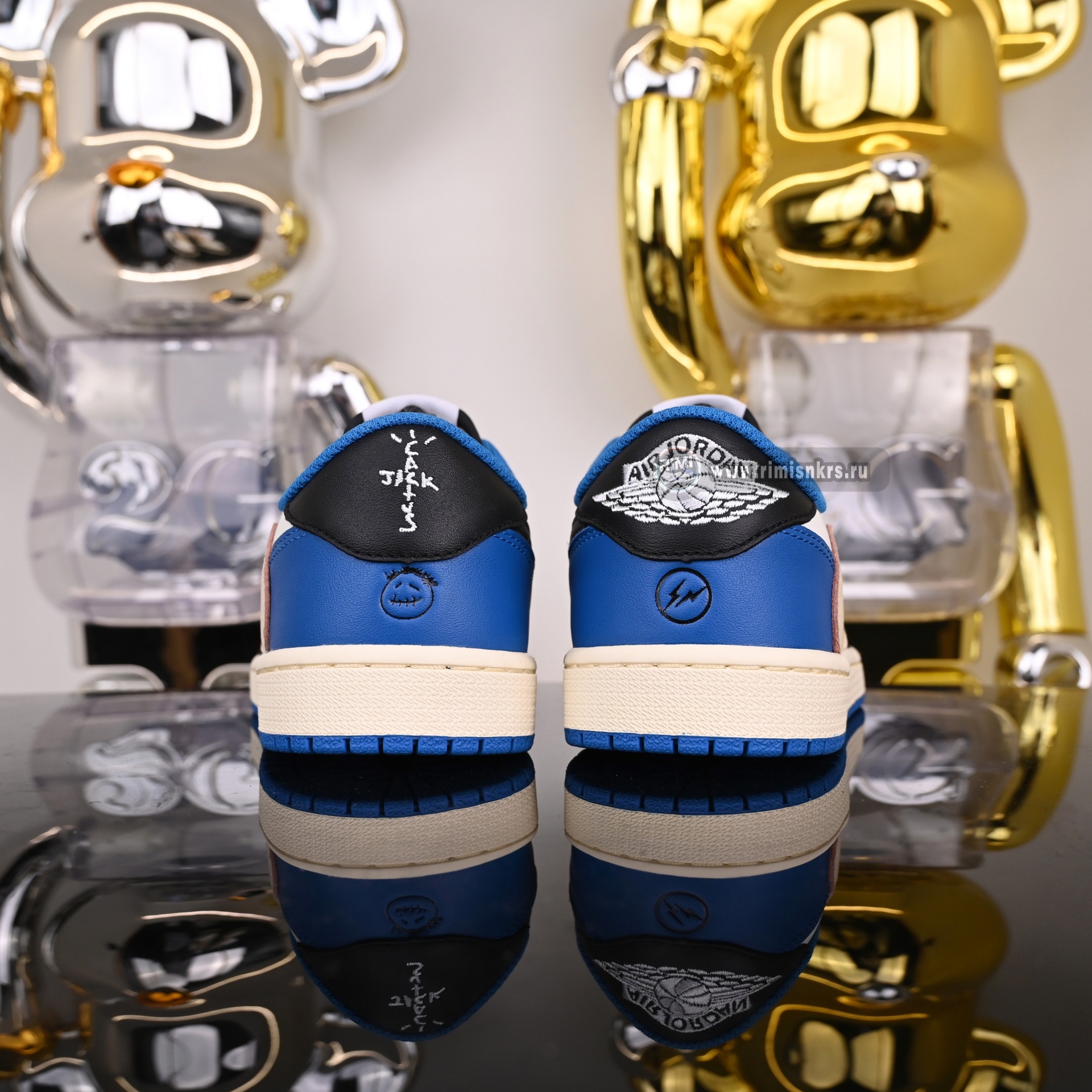 FRAGMENT DESIGN X TRAVIS SCOTT X AIR JORDAN 1 LOW DM7866-140