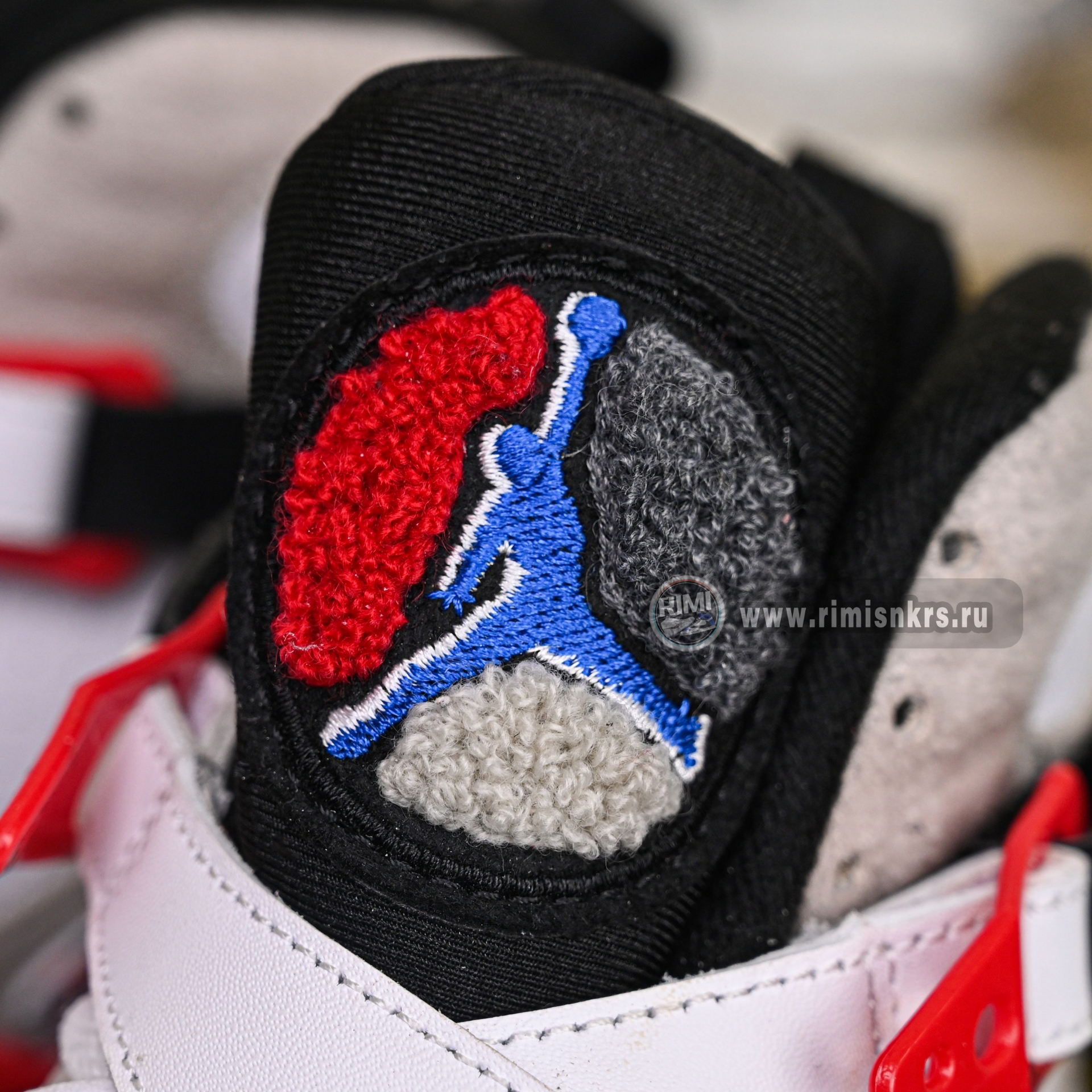 Air Jordan8“Bugs Bunny”2025   305381-100