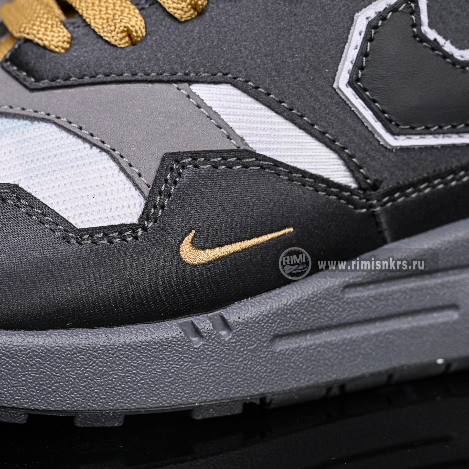 SWOOSH x Nike Air Max 1