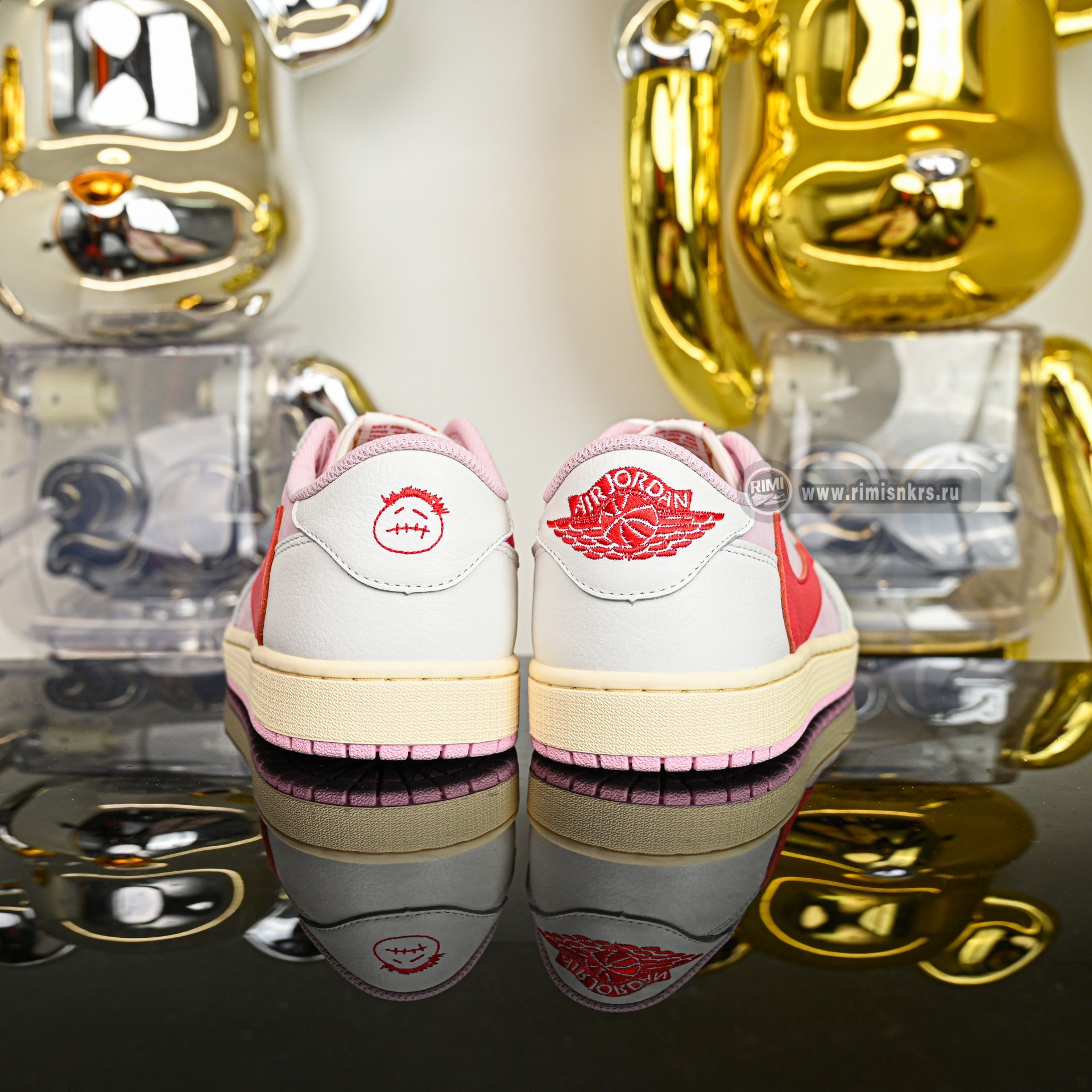 Travis Scott x  Air Jordan 1 Low OG IQ7604-101