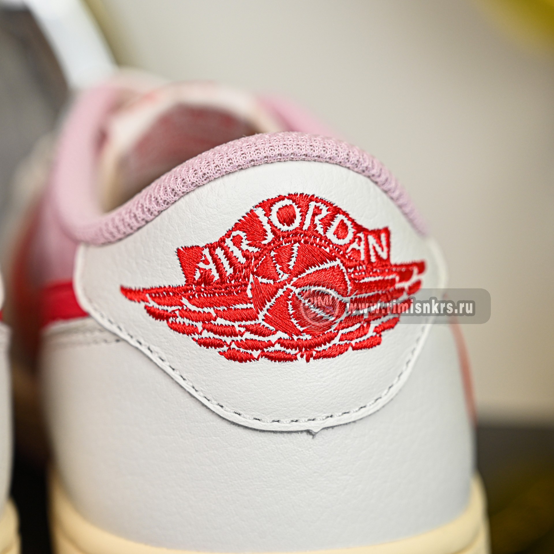 Travis Scott x  Air Jordan 1 Low OG IQ7604-101