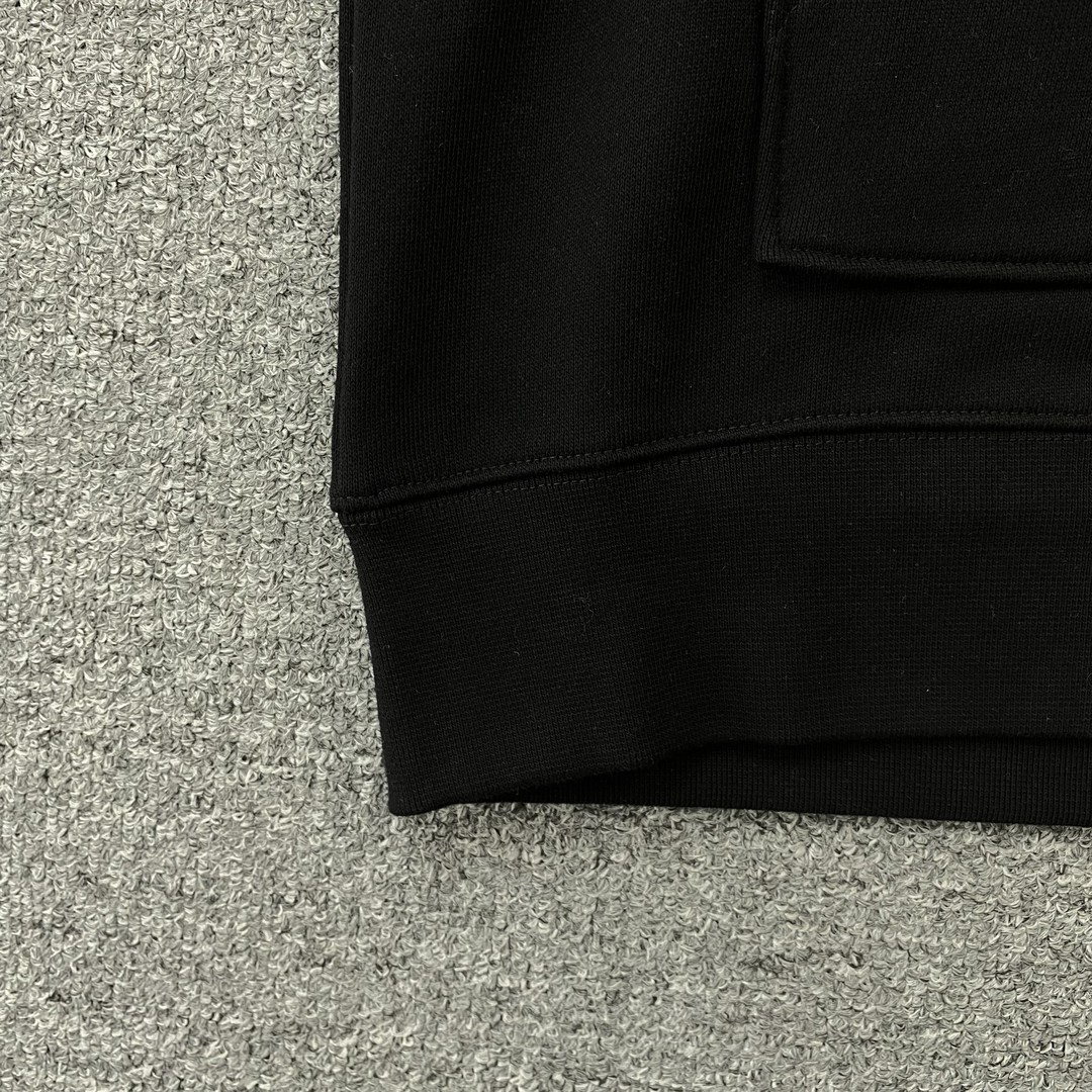 38_210 AMIRI Hoodie