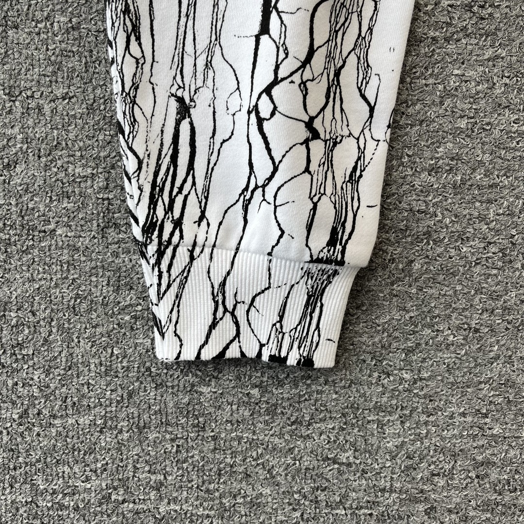 64_160 AMIRI Hoodie