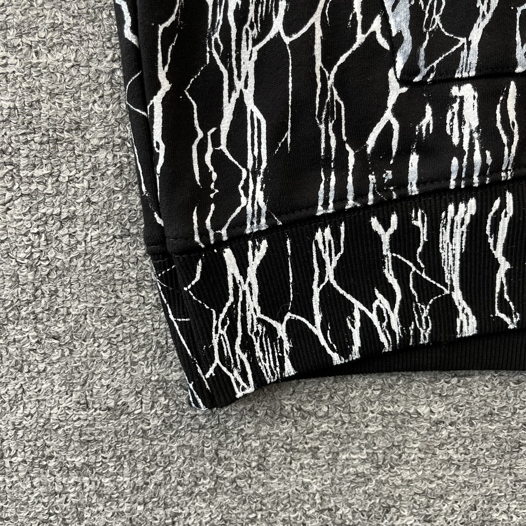 64_160 AMIRI Hoodie