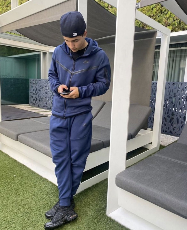 48_Nike Tracksuit