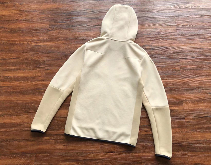 35_Nike Tracksuit