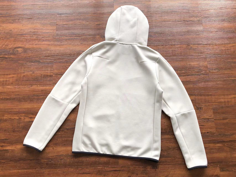 41_Nike Tracksuit
