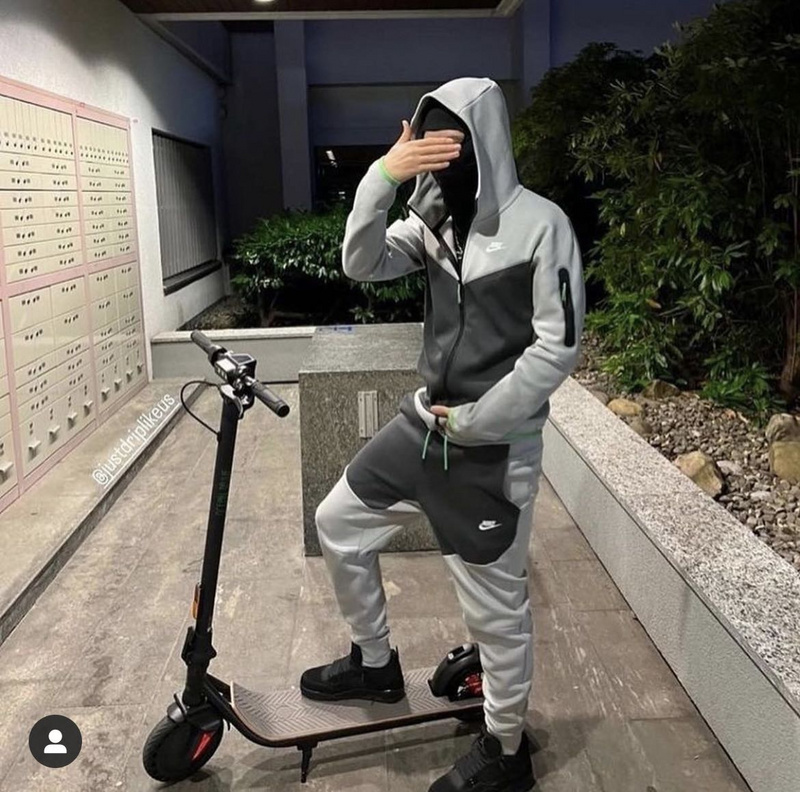 34_Nike Tracksuit