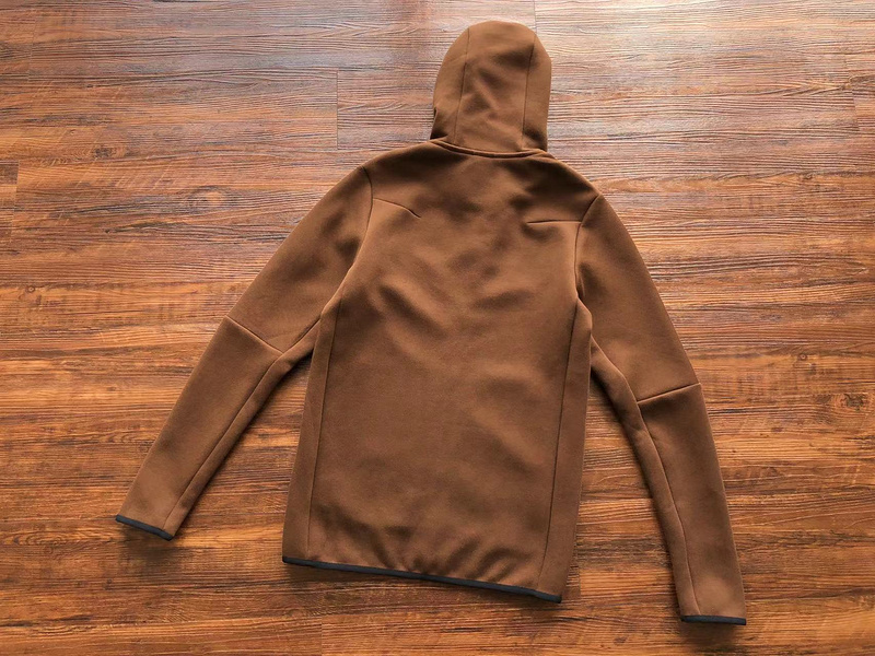 40_Nike Tracksuit