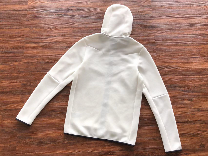 39_Nike Tracksuit