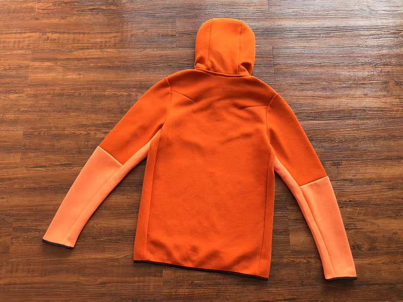 29_Nike Tracksuit