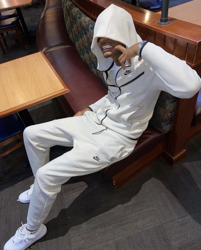 39_Nike Tracksuit