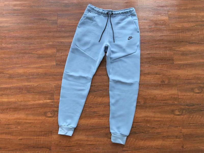 44_Nike Tracksuit