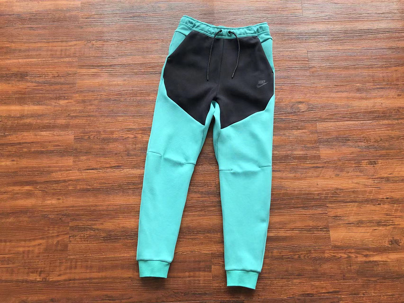 27_Nike Tracksuit