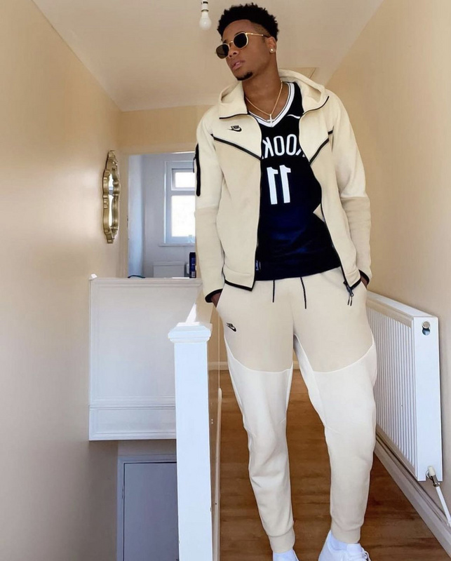 35_Nike Tracksuit
