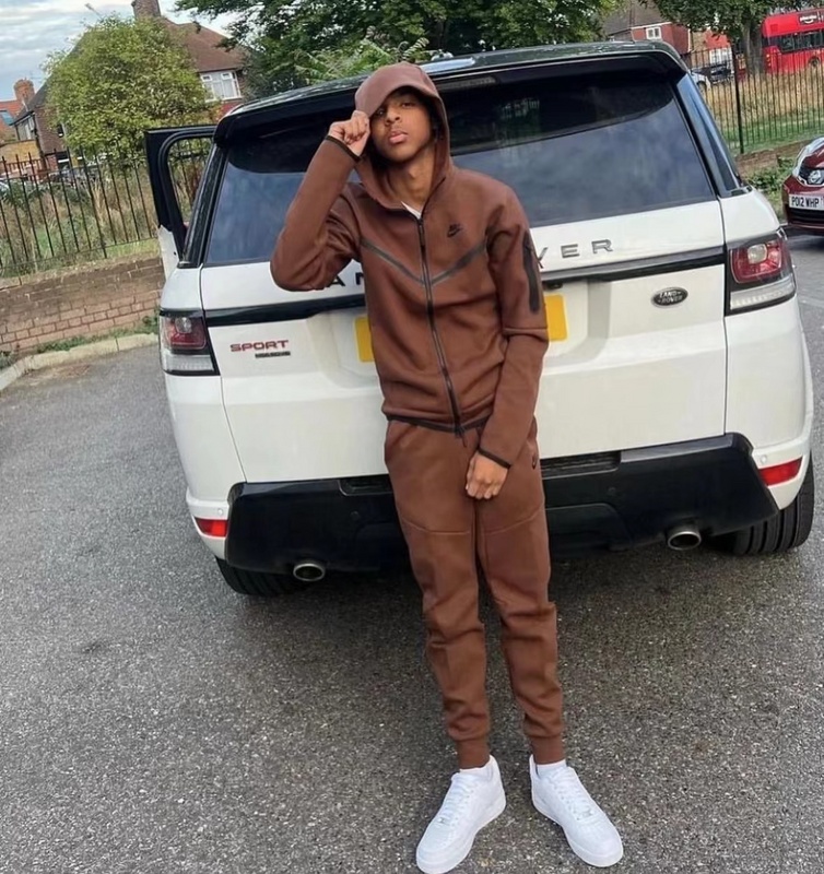 40_Nike Tracksuit