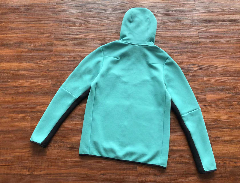 27_Nike Tracksuit