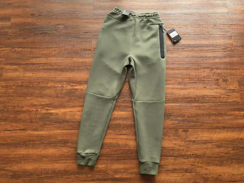 46_Nike Tracksuit