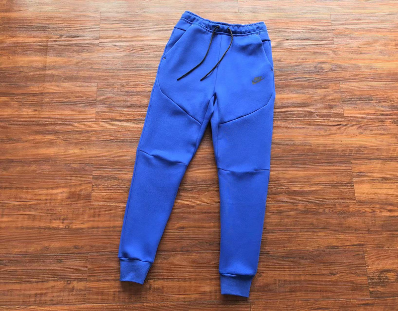 43_Nike Tracksuit