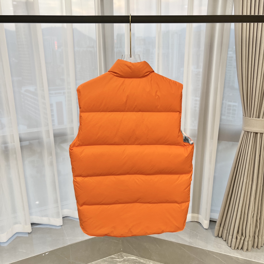 93_Canada Goose Vest